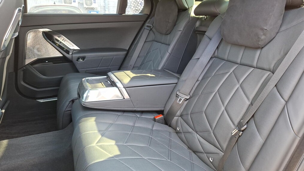 BMW Serii 7, 760