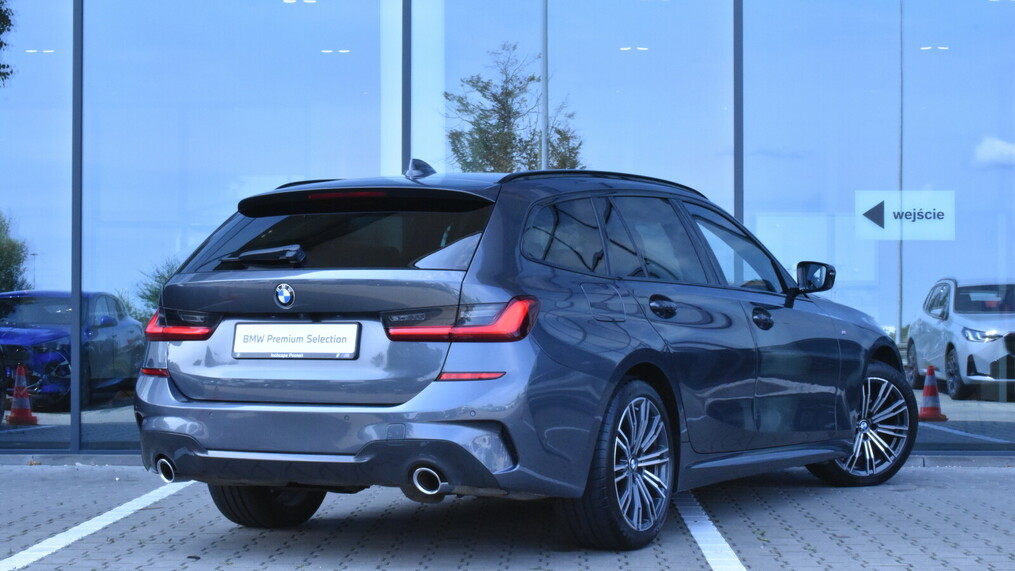 BMW Serii 3, 320