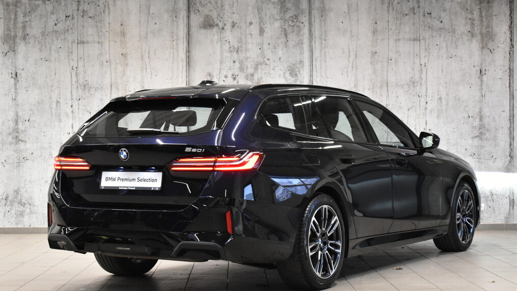 BMW Serii 5, 520