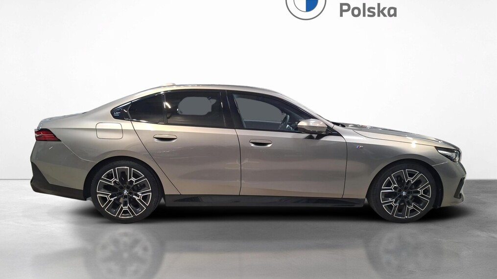 BMW Serii 5, 520
