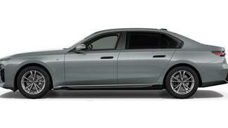 BMW Serii 7, 740