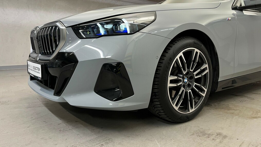 BMW Serii 5, 520