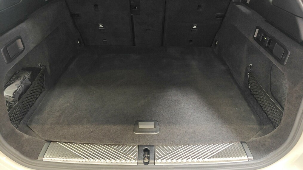 BMW Serii 5, 520