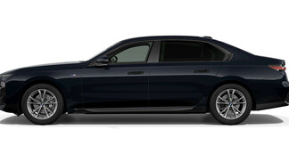 BMW Serii 7, 740