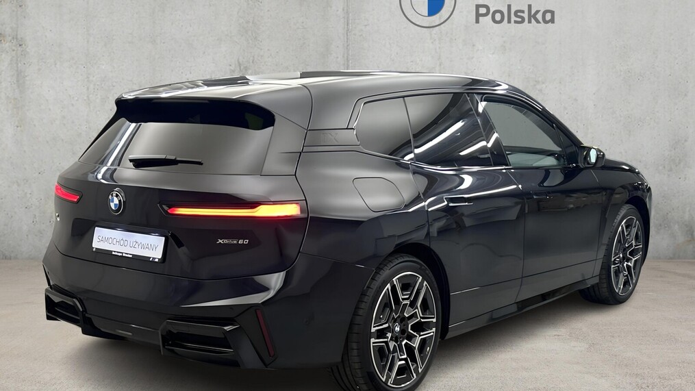 BMW iX