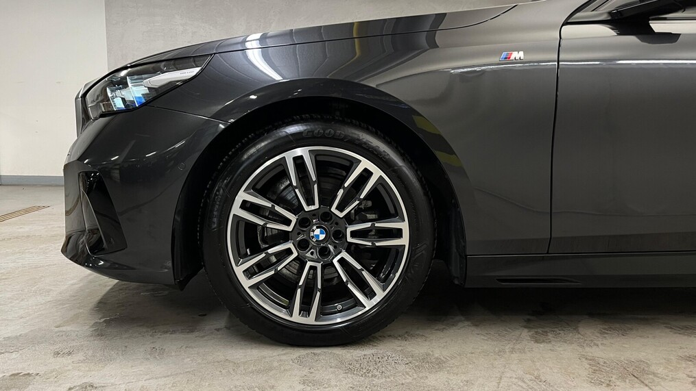 BMW Serii 5, 520