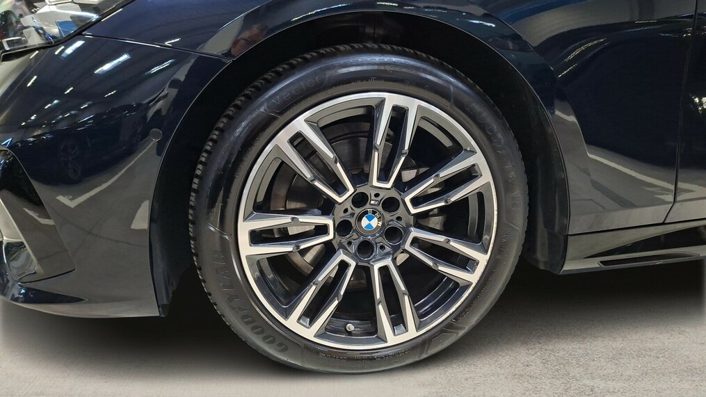 BMW Serii 5, 520