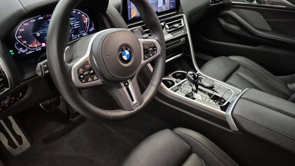 BMW Serii 8, 850