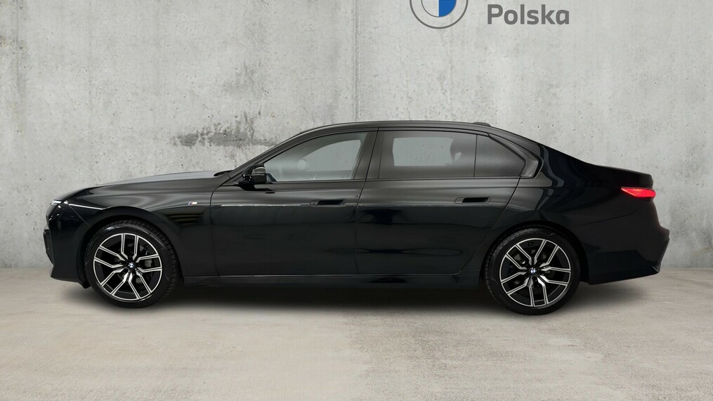 BMW Serii 7, 740