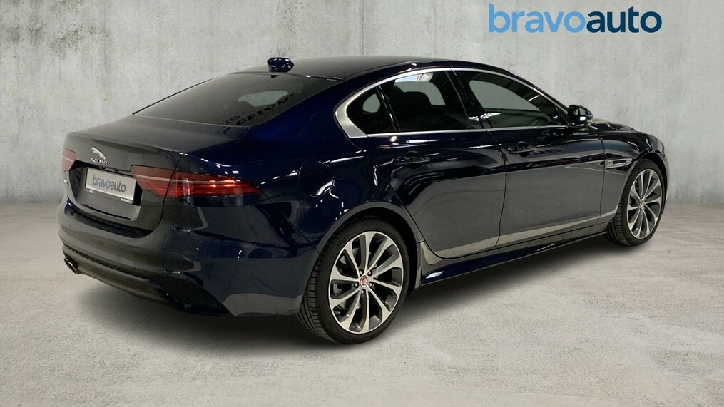 Jaguar XE
