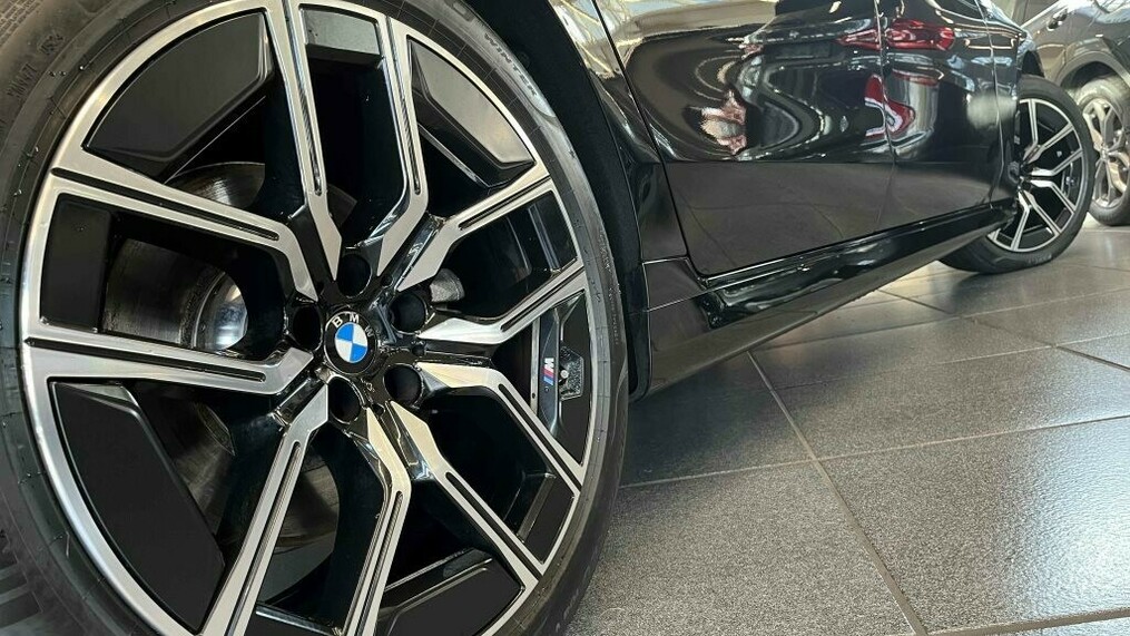 BMW Serii 7, 740