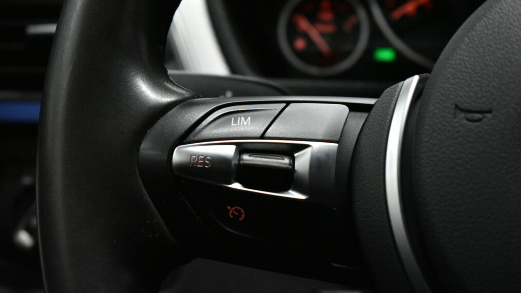 BMW Serii 3, 320