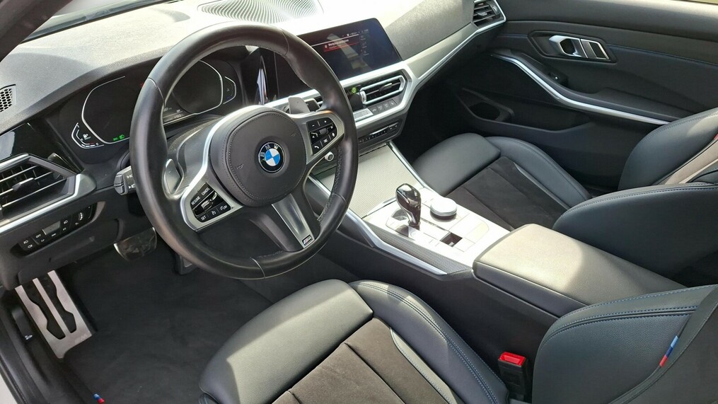 BMW Serii 3, 320