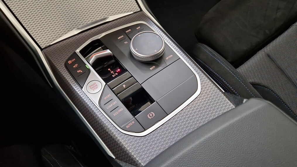 BMW Serii 3, 320