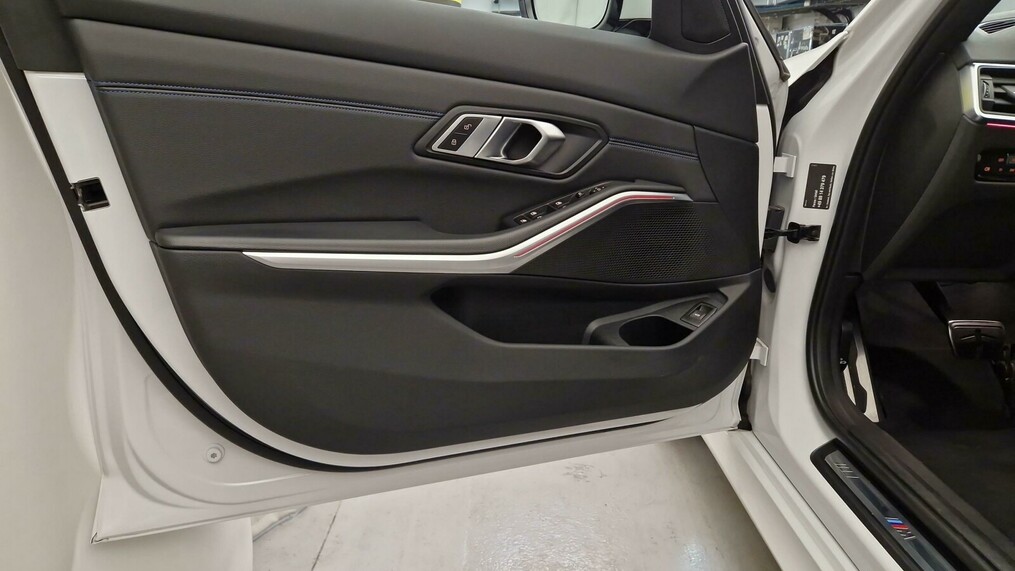 BMW Seria 3, 320