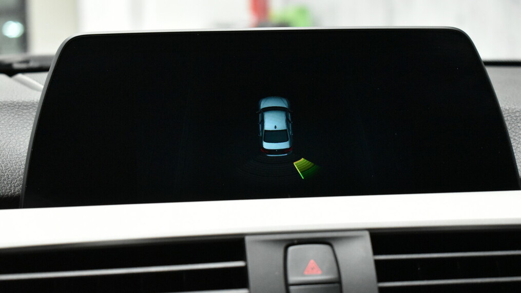 BMW Serii 3, 318