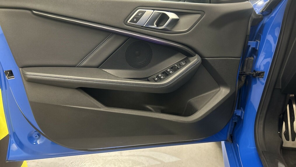 BMW Serii 2, 216