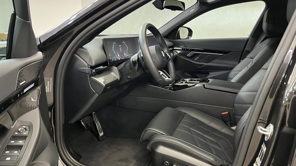 BMW Serii 5, 520