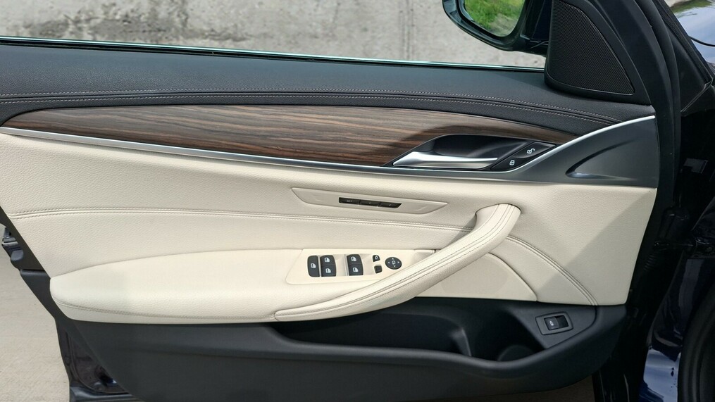 BMW Serii 5, 530