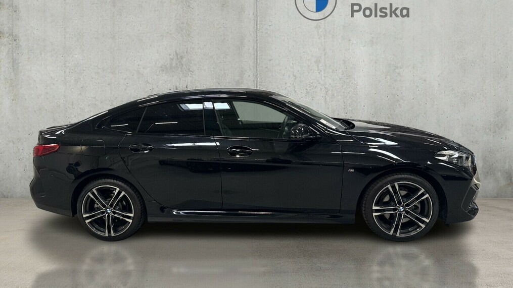 BMW Serii 2, 218