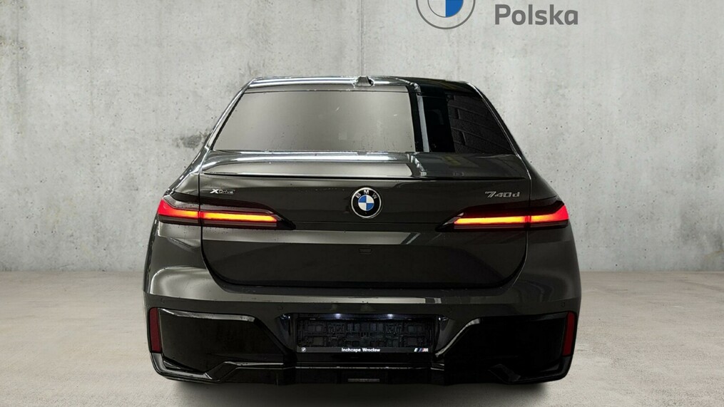 BMW Seria 7, 740