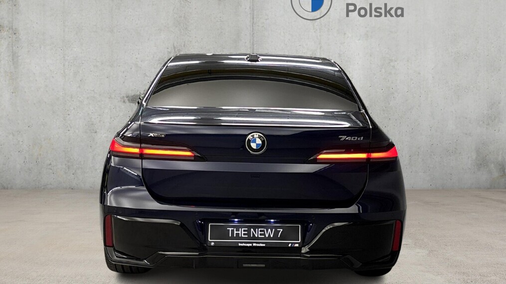 BMW Serii 7, 740