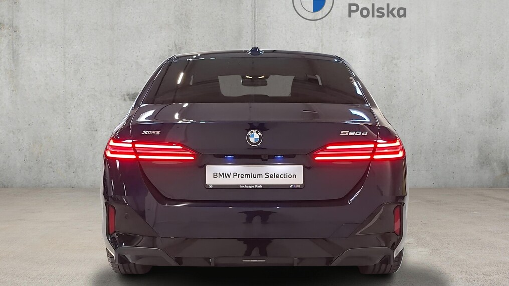 BMW Serii 5, 520