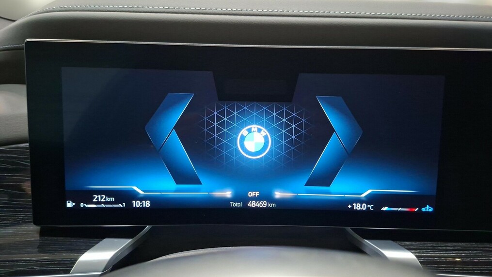 BMW Serii 7, 740