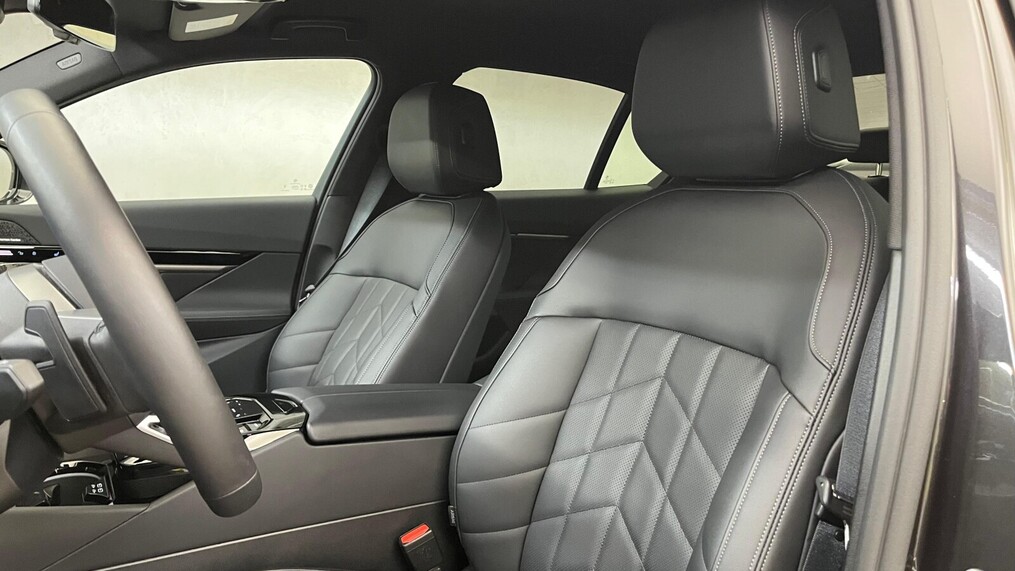 BMW Serii 5, 520