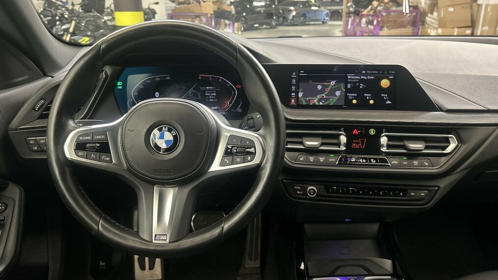 BMW Serii 2, 216