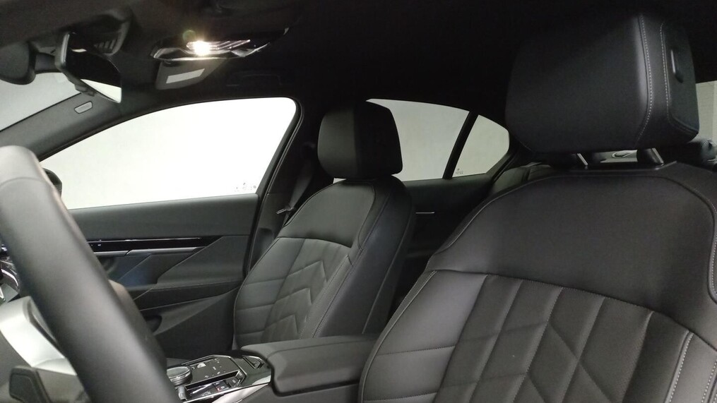 BMW Serii 5, 540