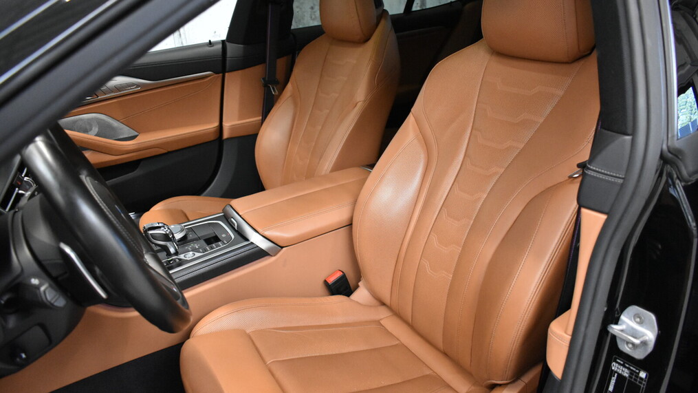 BMW Serii 8, 850