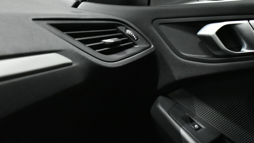 BMW Seria 2 218