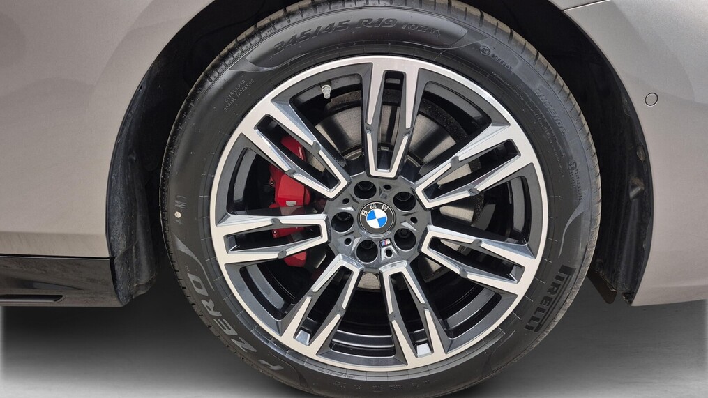 BMW Serii 5, 520