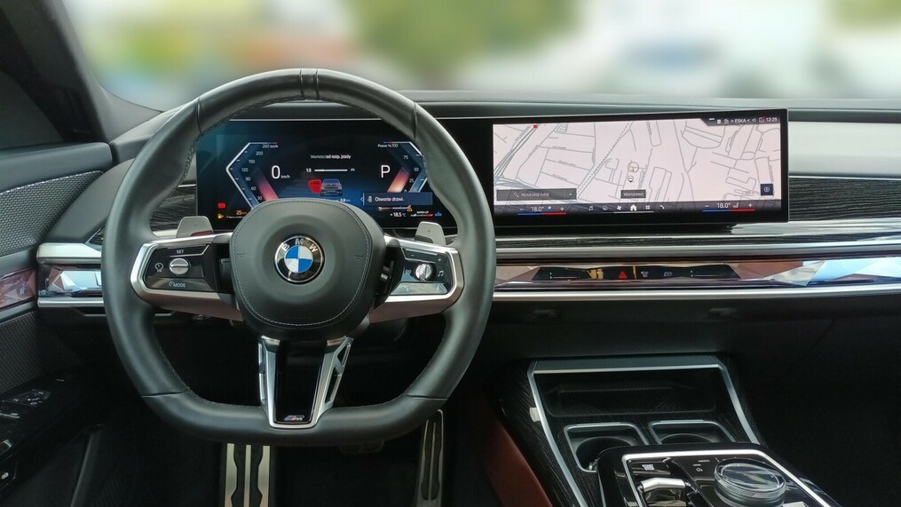 BMW Serii 7, 740