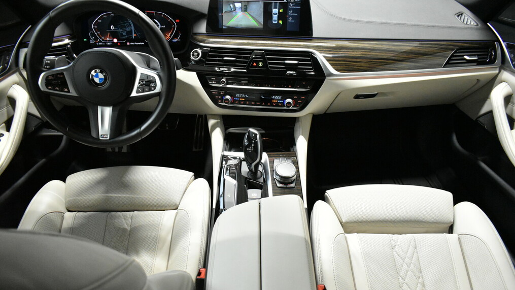 BMW Serii 5, 520