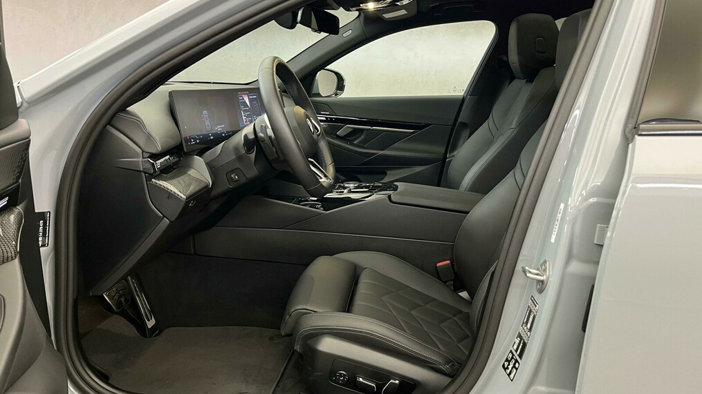 BMW Serii 5, 520