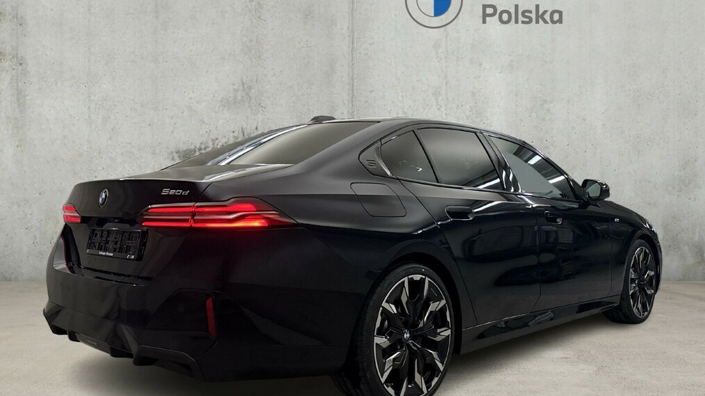 BMW Serii 5, 520