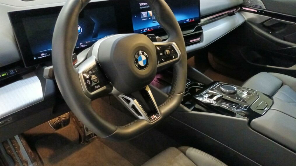 BMW Serii 5, 520