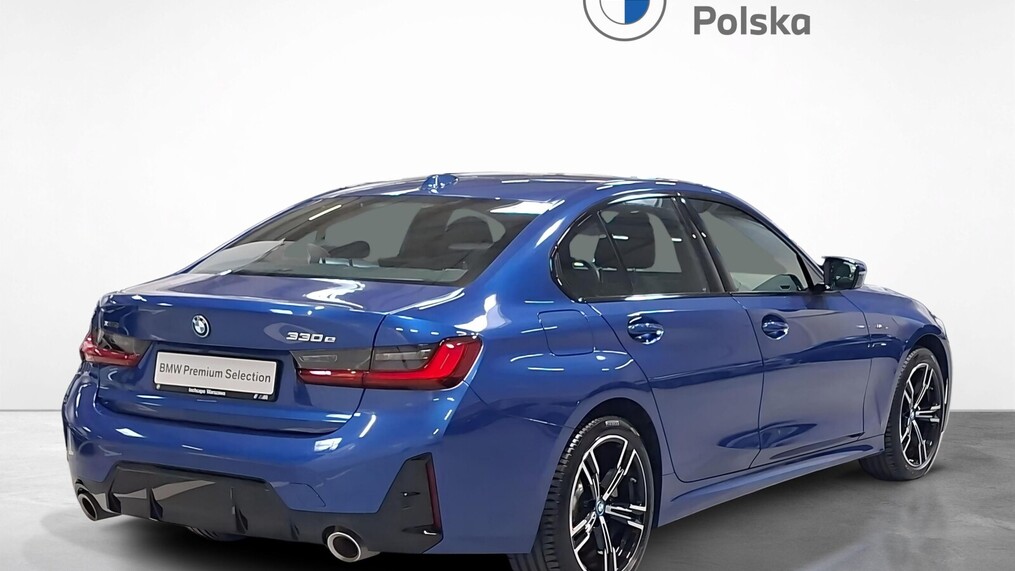 BMW Serii 3, 330
