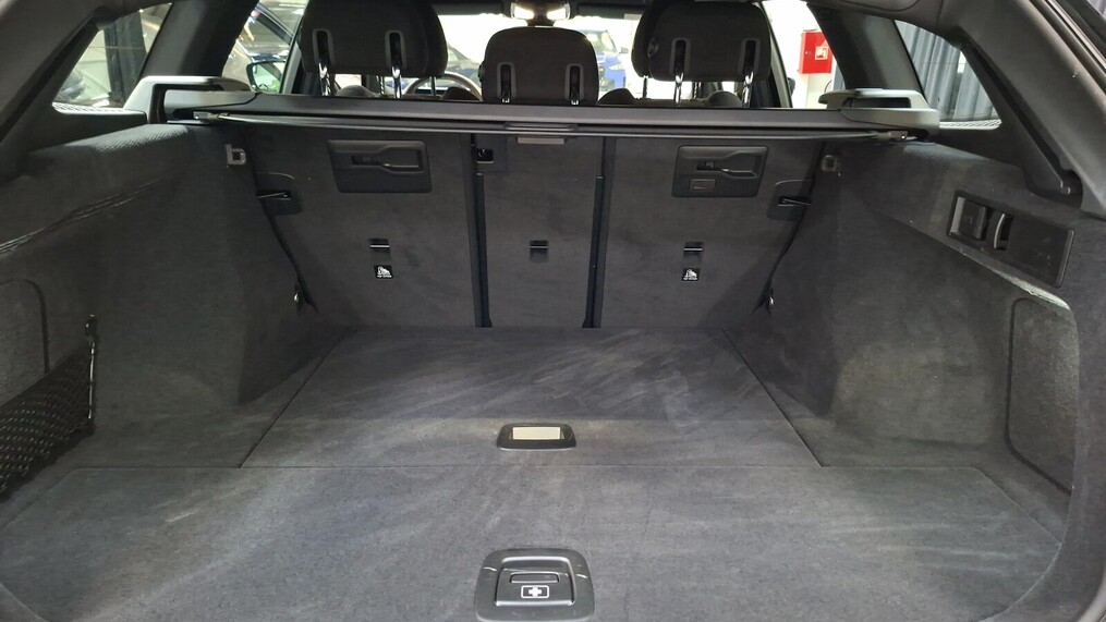 BMW Serii 3, 330