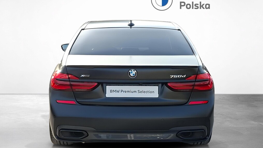 BMW Serii 7, 750