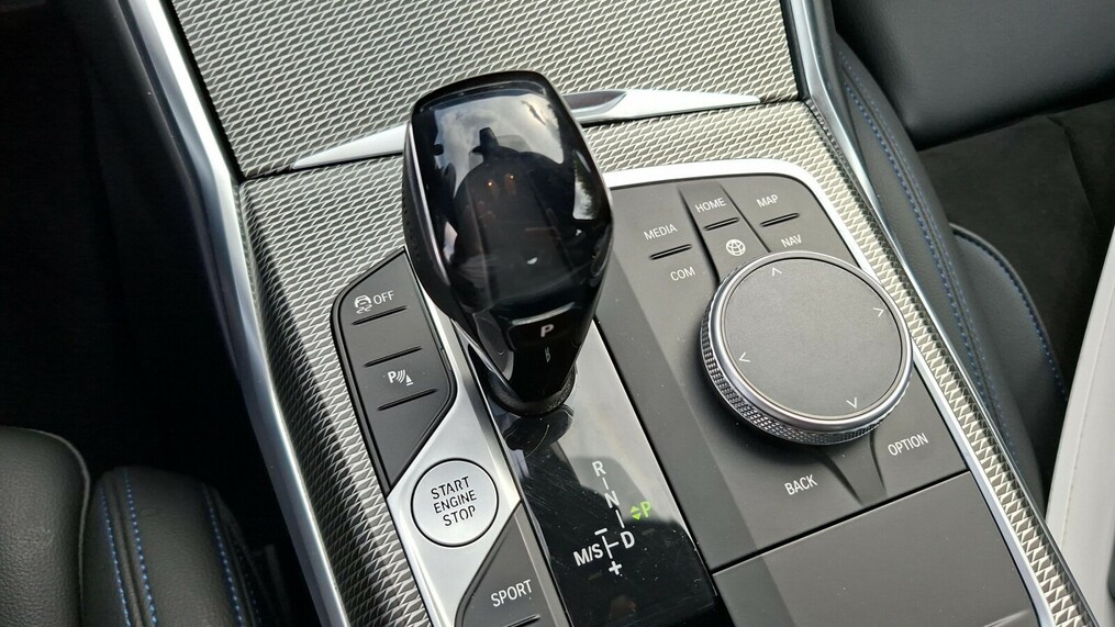 BMW Serii 3, 320