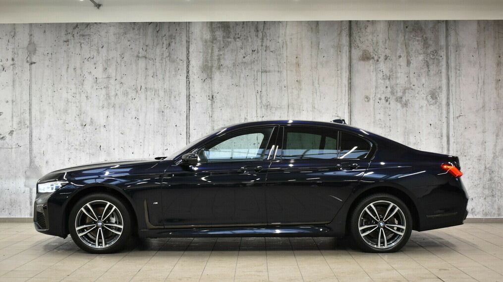 BMW Seria 7, 730