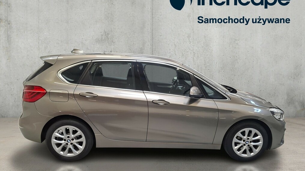 BMW Serii 2, 218