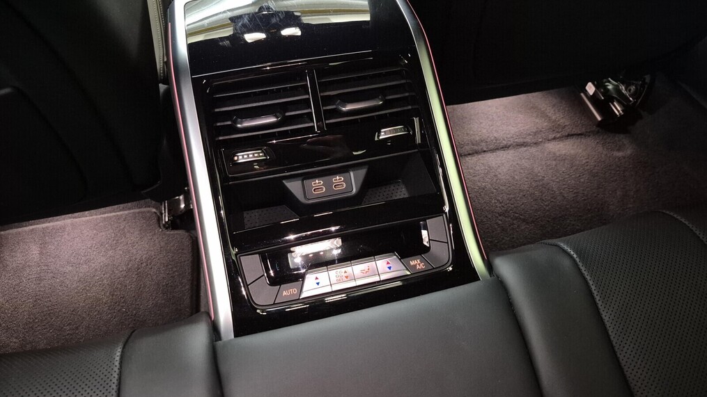 BMW Serii 8, 850