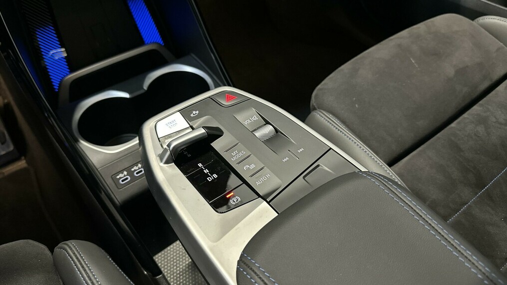 BMW iX1