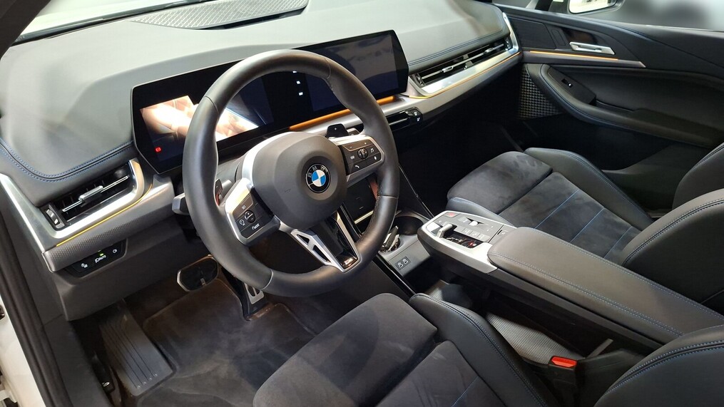 BMW Serii 2, 218