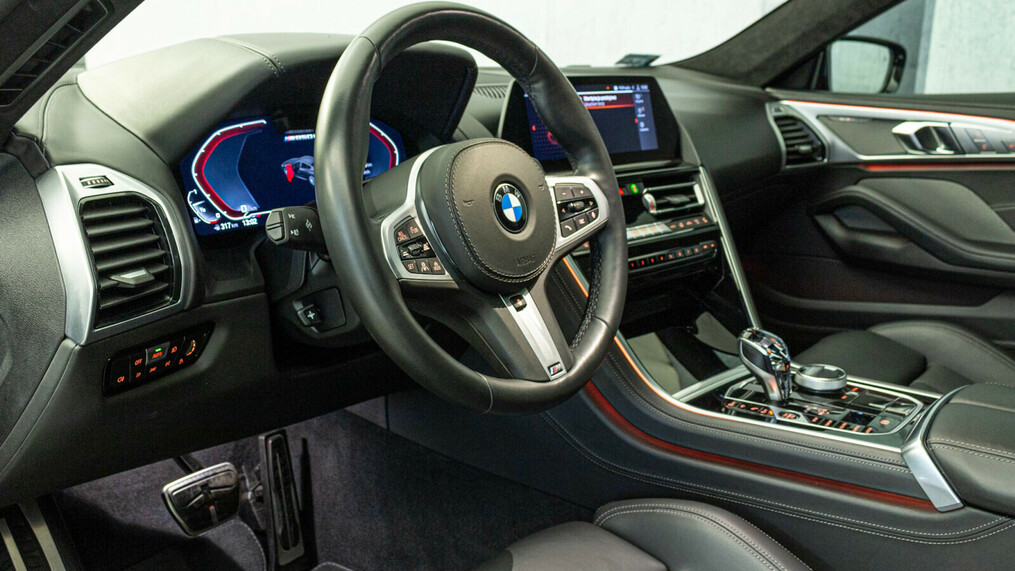 BMW Serii 8, 850