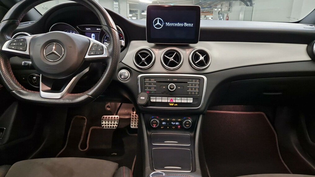 Mercedes-Benz CLA 200
